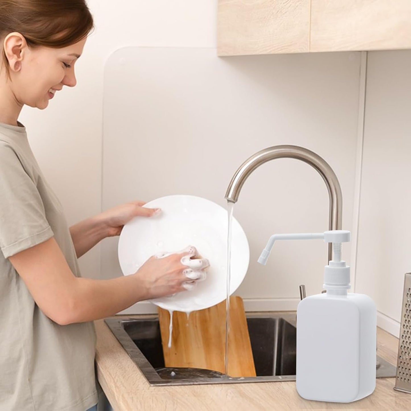 Pump Bottles Dispenser 16.9oz/500ml, 2 Pack Empty Plastic Lotion Shampoo Bottles, Refillable Hand Soap Wash Bottles for Cleaning Solution, Plants