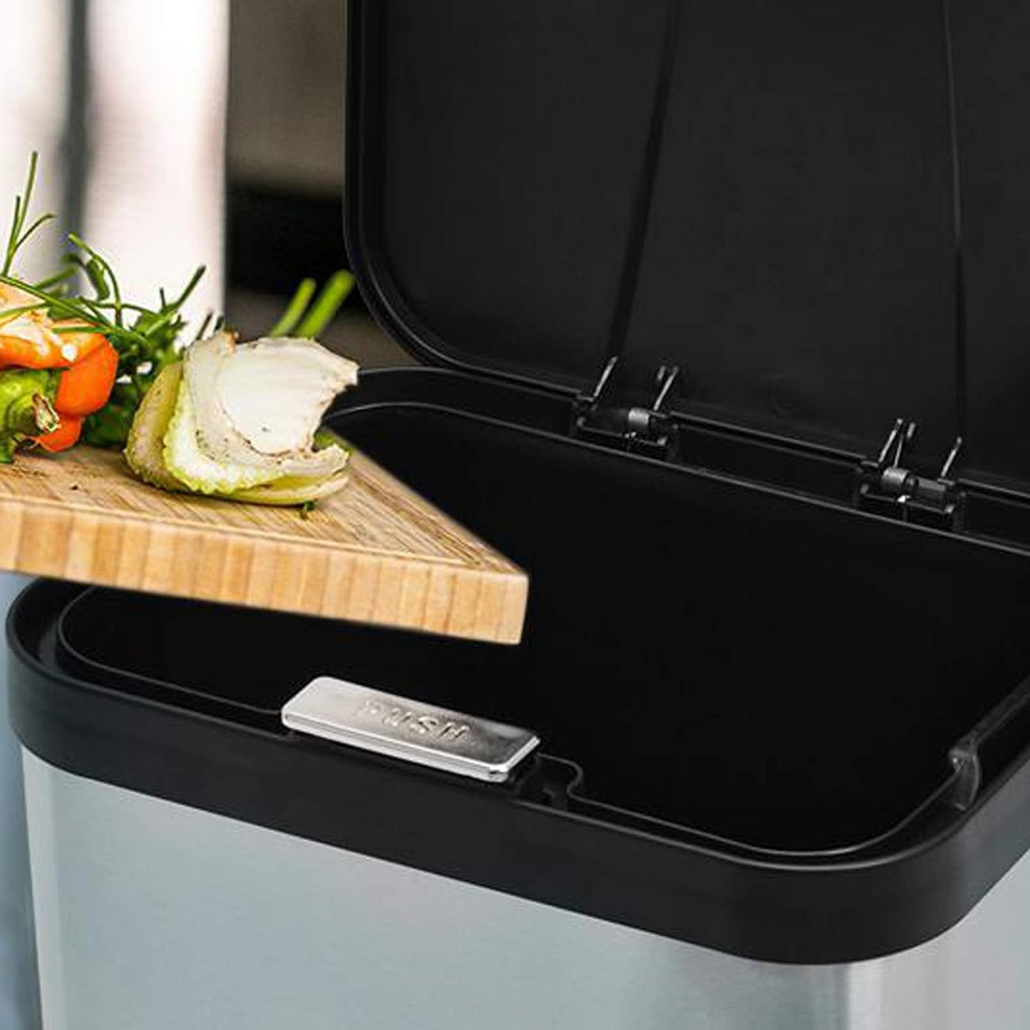Compost Bin for Countertop, Compost Bucket Indoor Sealed, Food Waste Caddy, 1.13 Gallon Kitchen Compost Container with Lid, Compact and Easy Clean, Black Matte