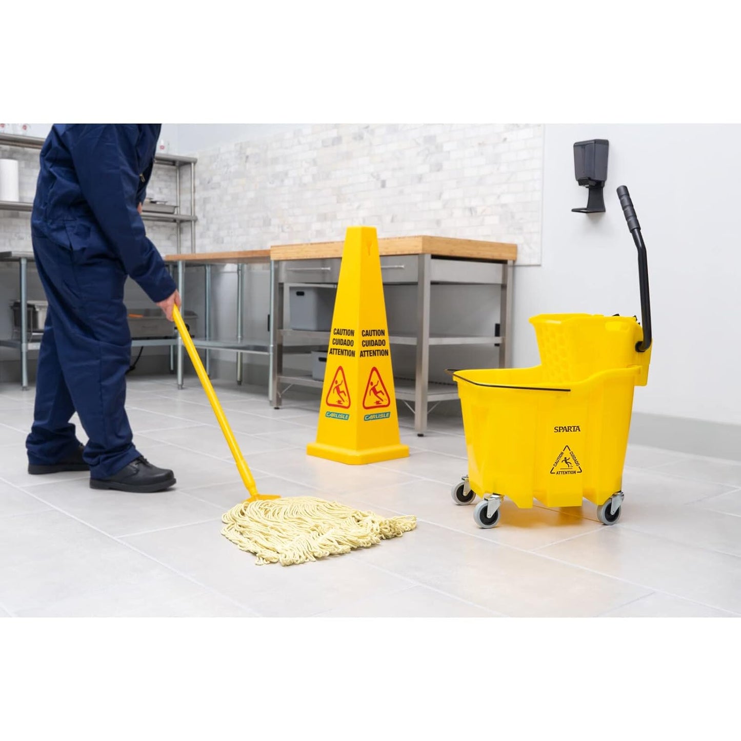 SPARTA 7690404 Omnifit Plastic Mop Bucket For Cleaning, 35 Quarts, Yellow