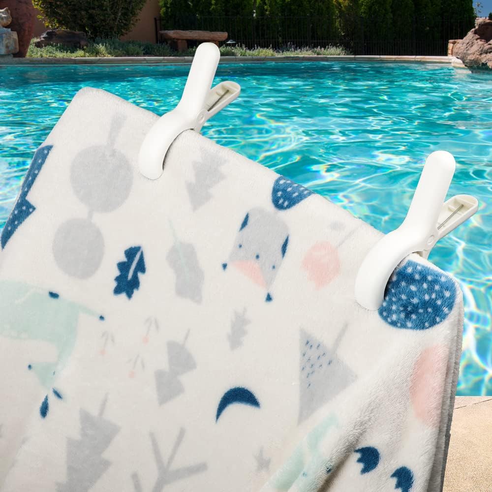 18 PCS Beach Towel Clip, Cloth Pins, Quilt Drying Clip, Plastic Clothespins, Strong Grip Holder to Dry Laundry on Clothesline and Hanging Rack(Small)