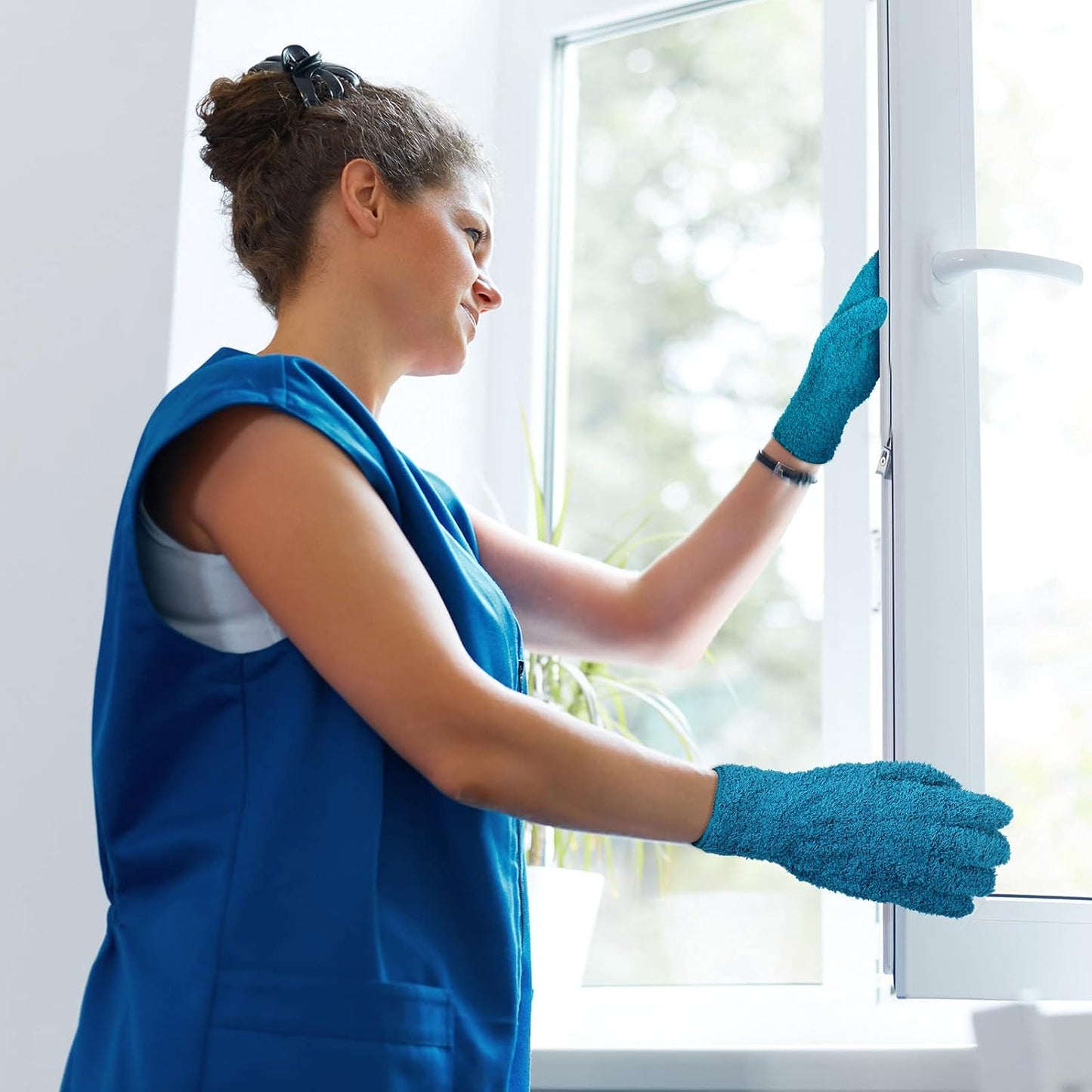 Patelai 3 Pairs Microfiber Plant Dusting Gloves Leaf Cleaning Gloves for Indoor Plants, Blinds, Furniture, House(Small,Purple, Blue, Rose Red)