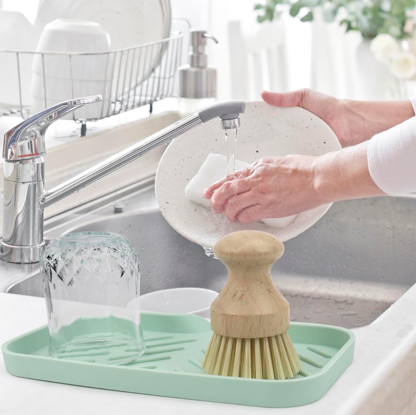 YASMEN Silicone Bathroom Soap Dishes, Sink Sponge Holder for Kitchen, Rubber Soap Dish with Drain, Shower Soap Sponge Tray, Sink or Counter Organizer, for Bar Soap, Bottle, Dish Soap Dispenser- Green