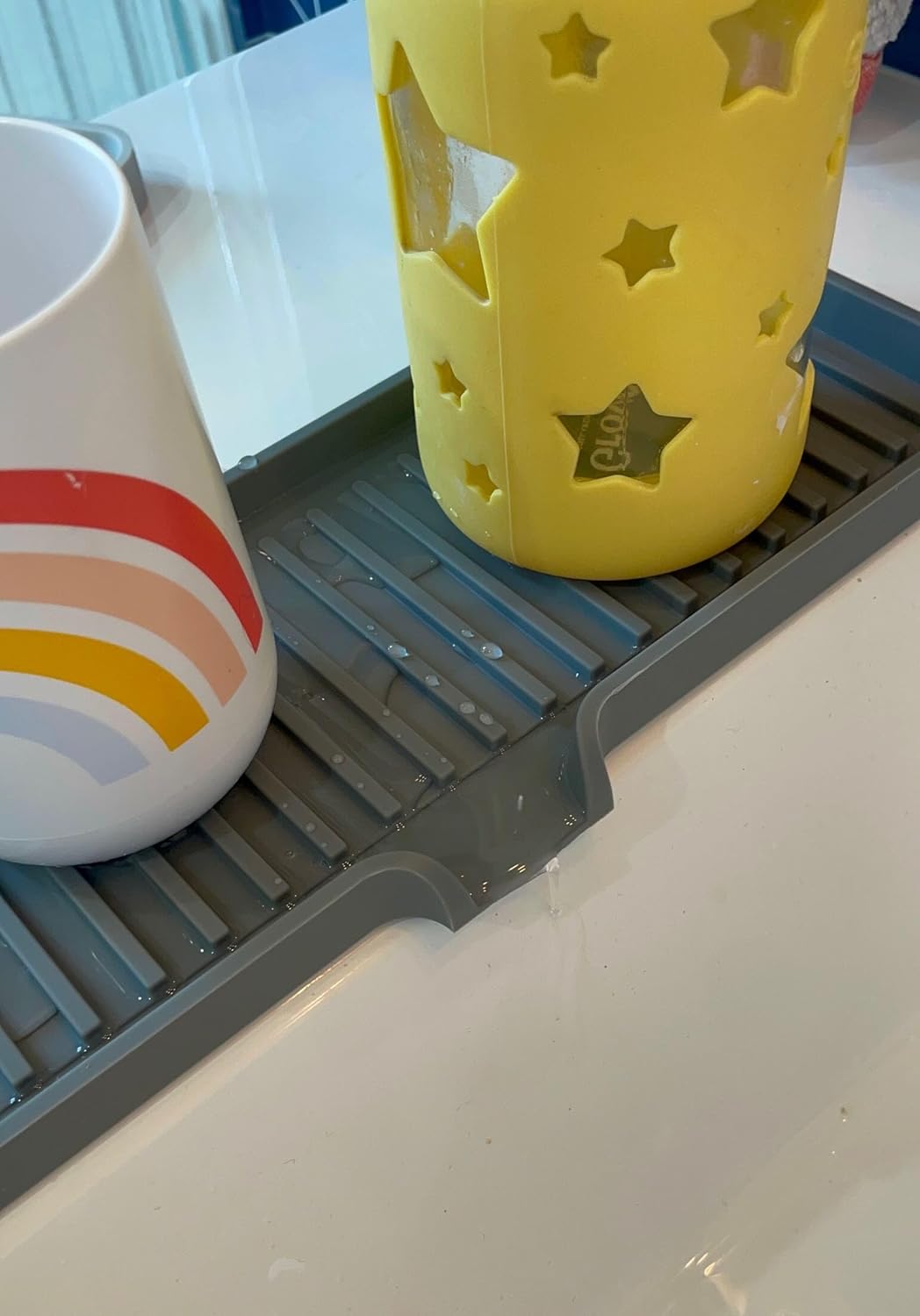 Happitasa Silicone Soap Dish Tray and Sponge Holder with Drain Chute | Bathroom and Kitchen Sink Organizer Caddy (Mocha, 12"x4", 7.4 Ounces)